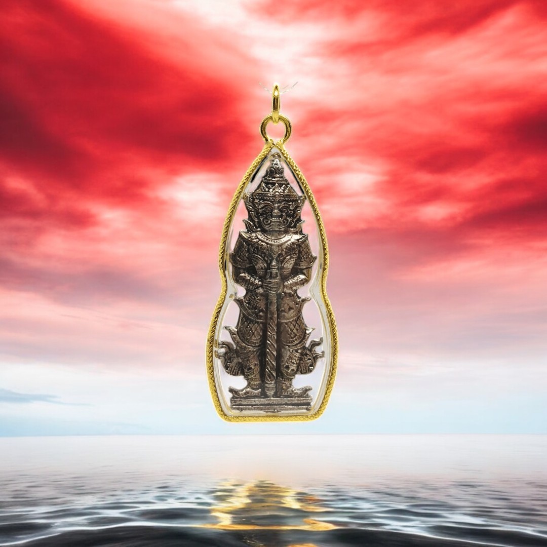 Thao Wessuwan pendant - large size, 3CM gold rattan frame (2)-Photoroom